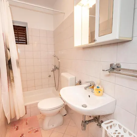 Apartament 4
