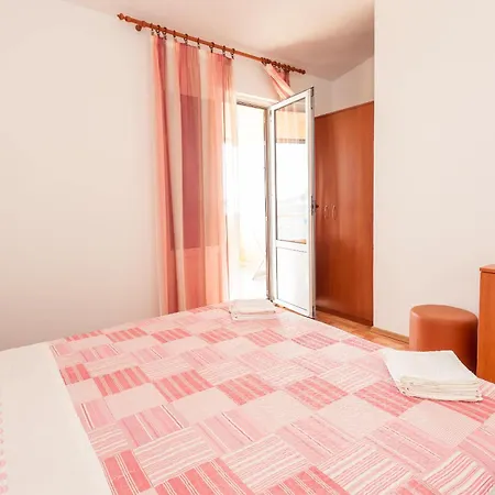 Apartament 4 Podgora