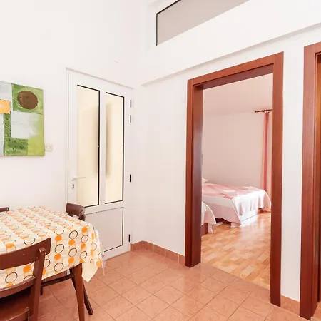 4 Apartament *