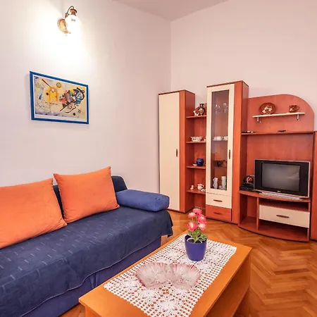 4 * Podgora