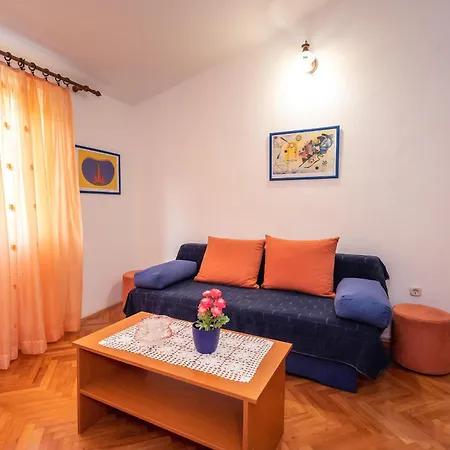 4 Apartment