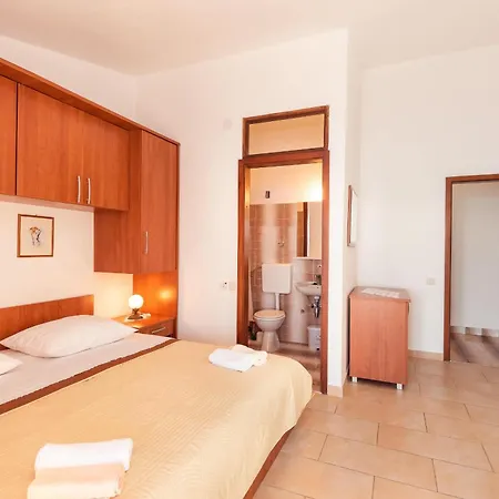 4 Apartment