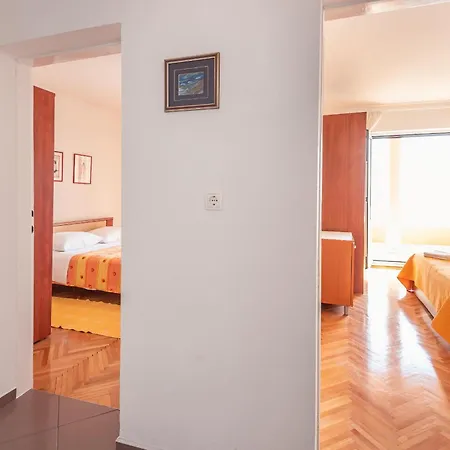 4 * Podgora