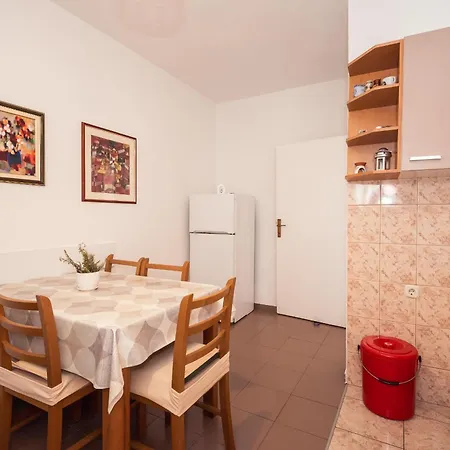 4 Apartment
