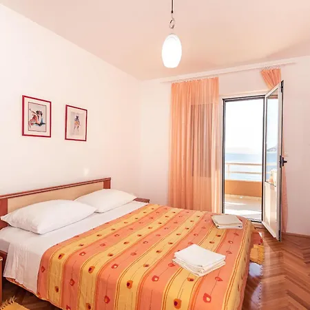 Apartment 4 Podgora
