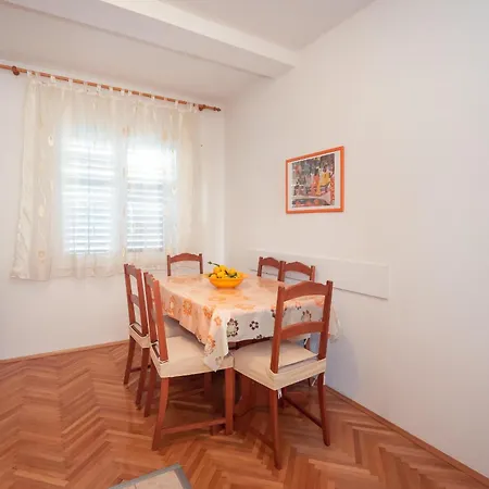 4 Apartment