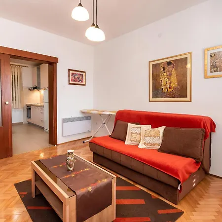 4 * Podgora