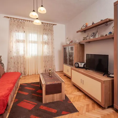 4 Apartment