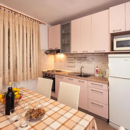 4 Apartment Podgora