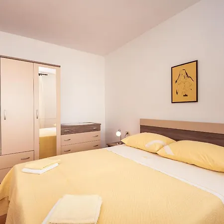 4 Apartment